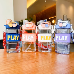 Play Baskılı Lüks Pipetli Matara