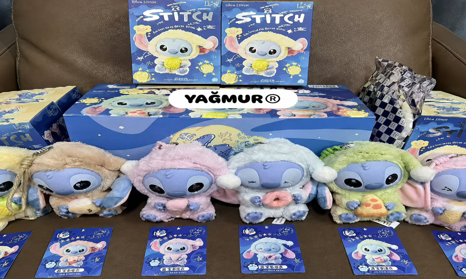 Sürpriz Paket Kutulu Standlı Stitch Oyuncak